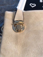 Load image into Gallery viewer, Buckle Lock Crossobdy Clutch Purse
