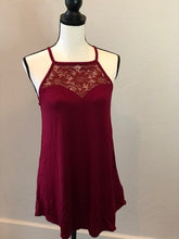 Load image into Gallery viewer, Cabernet Lace Detailed Sleeveless Top
