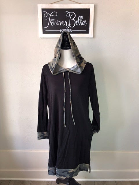 Black midi-length camo hoodie dress