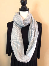 Load image into Gallery viewer, Gray &amp; White Infinity Scarf
