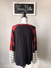 Load image into Gallery viewer, Plaid Sleeve Front Knot Top
