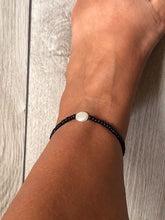 Load image into Gallery viewer, Faux coin pearl anklet
