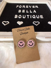 Load image into Gallery viewer, Bead Smiley earrings
