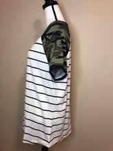 Load image into Gallery viewer, Stripes &amp; Camo short-sleeve Top-size L
