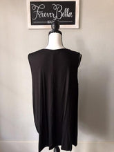 Load image into Gallery viewer, Black Sleeveless top with Flag-Plus size
