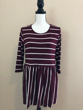 Load image into Gallery viewer, Striped 3/4 sleeve top
