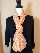 Load image into Gallery viewer, Quatrefoil print Infinity Scarf

